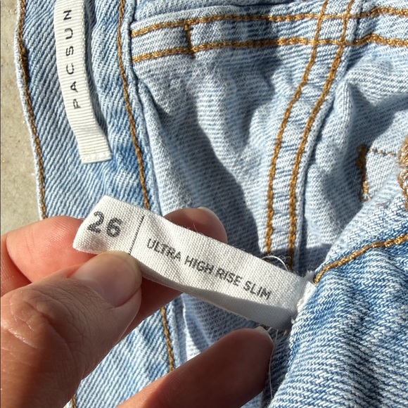 PacSun High Rise Light Denim Jeans - Picture 4 of 5